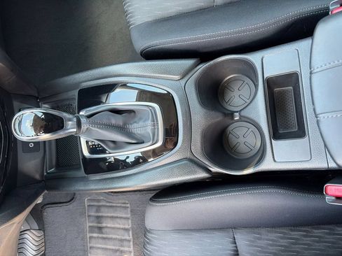 Used 2018 Nissan Rogue S AWD/4WD image 22