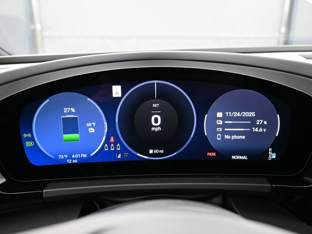 Certified 2025 Porsche Macan 4S Electric AWD/4WD image 19