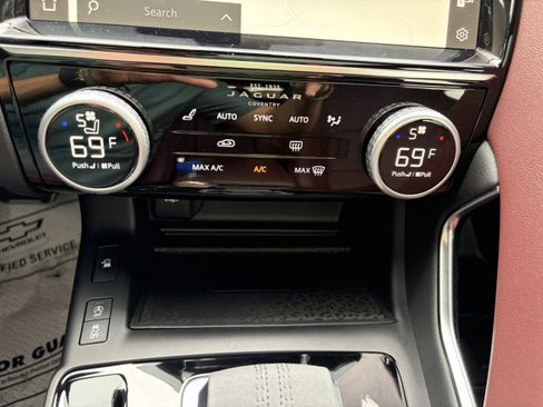 Used 2024 Jaguar E-PACE R-Dynamic SE image 16