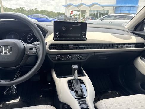 Used 2025 Honda HR-V LX image 21