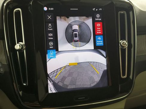 Certified 2026 Volvo XC40 B5 Plus w/ Protection Package Premier AWD/4WD image 31