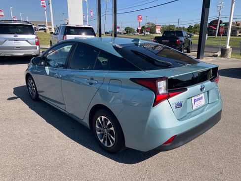 Used 2022 Toyota Prius Limited w/ Premium Convenience Package image 5