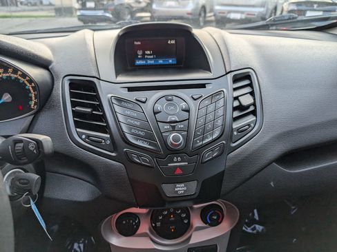 Used 2018 Ford Fiesta SE image 22