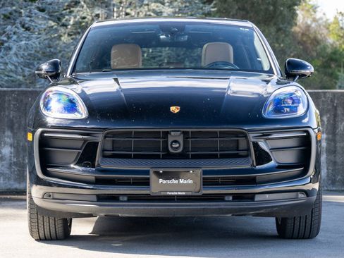 Certified 2025 Porsche Macan image 8