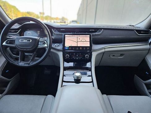 Used 2022 Jeep Grand Cherokee L Overland w/ Advanced Protech Group III image 15