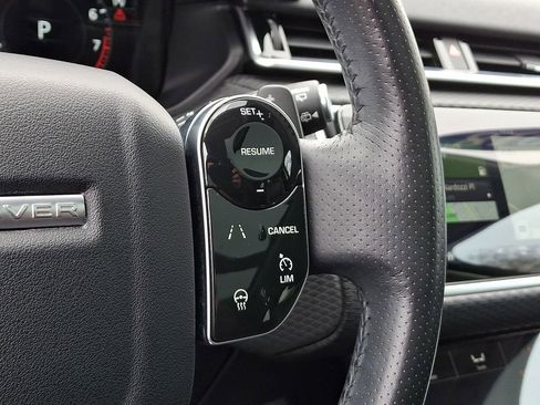 Used 2018 Land Rover Range Rover Velar S AWD/4WD image 24