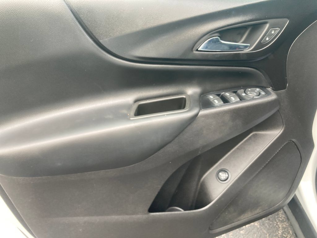 Used 2019 Chevrolet Equinox LT AWD/4WD image 13