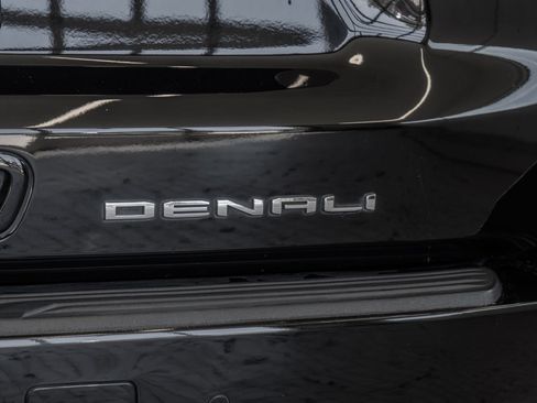 Used 2024 GMC Yukon XL Denali Ultimate AWD/4WD image 24