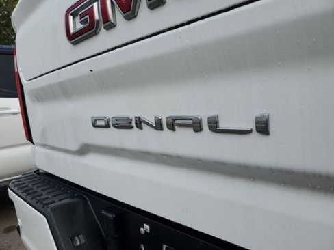 Used 2025 GMC Sierra 2500 Denali w/ Denali Reserve Package image 8