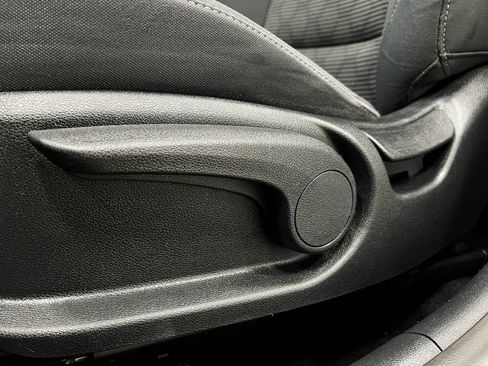 Used 2019 Kia Niro LX FWD image 16