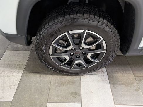 Used 2025 Jeep Compass Trailhawk AWD/4WD image 7