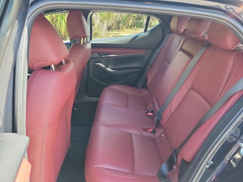 Used 2020 MAZDA MAZDA3 Hatchback w/ Premium Package image 15