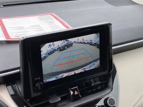 Certified 2025 Toyota Corolla LE image 29