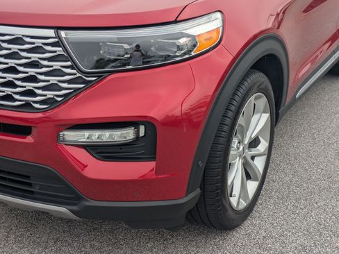 Used 2022 Ford Explorer Platinum w/ Equipment Group 601A RWD image 9