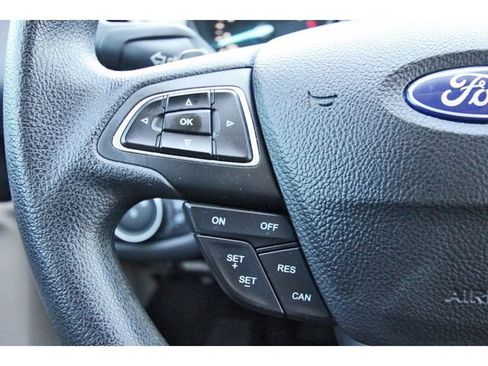 Used 2017 Ford Escape SE image 18