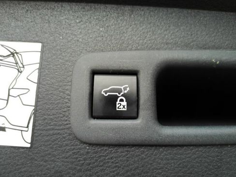 Used 2024 Toyota Sienna XLE image 27