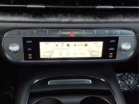 Used 2024 Genesis G90 3.5T image 22