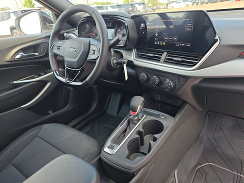 New 2026 Chevrolet Trax RS w/ Sunroof Package FWD image 16