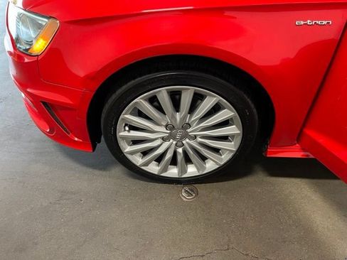 Used 2016 Audi A3 e-tron Prestige FWD image 30