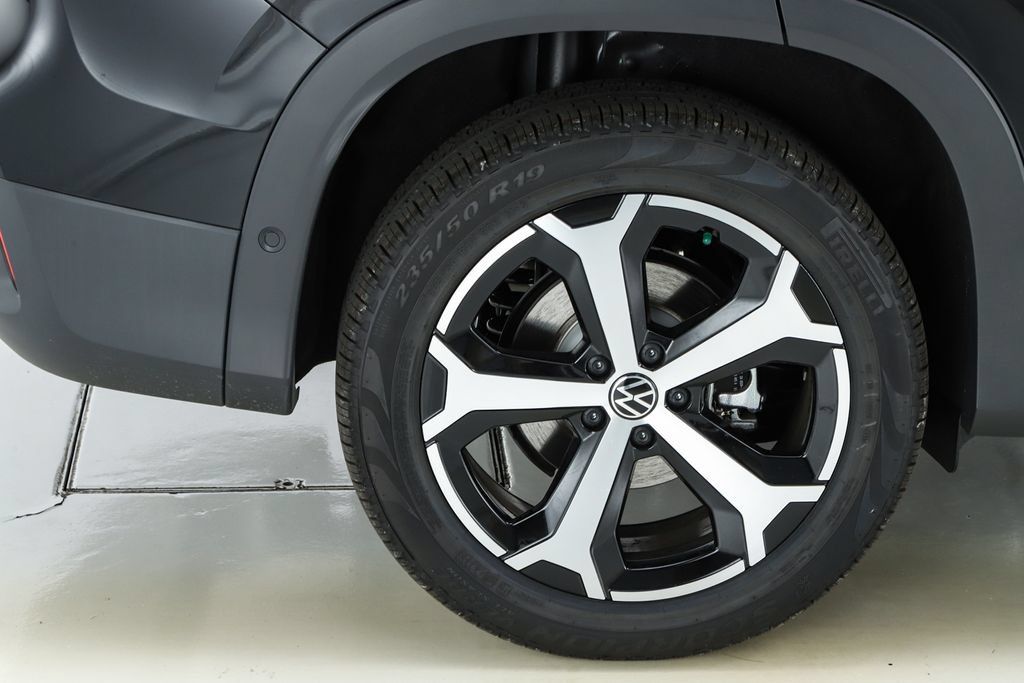 New 2026 Volkswagen Tiguan SE AWD/4WD image 13