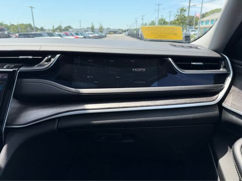 Used 2022 Jeep Grand Cherokee Limited 4xe image 23