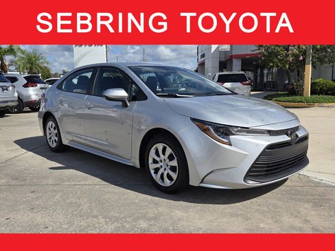 Certified 2025 Toyota Corolla LE FWD image 1