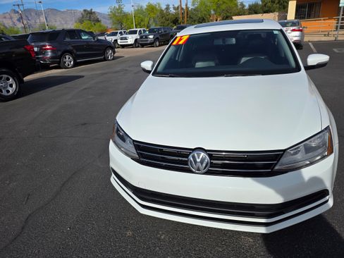 Used 2017 Volkswagen Jetta SE image 8