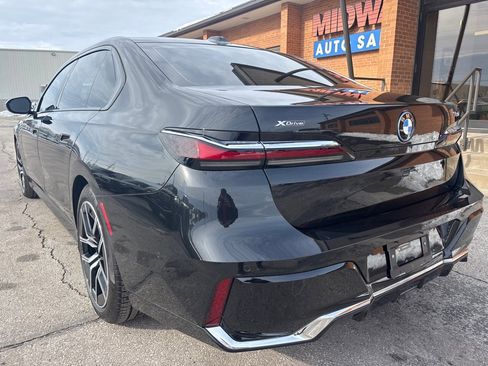 Used 2024 BMW 750e xDrive 750e xDrive Plug-In Hybrid w/ Premium Package image 9