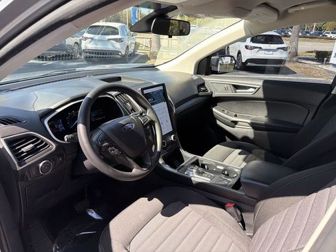 Used 2021 Ford Edge SE image 24
