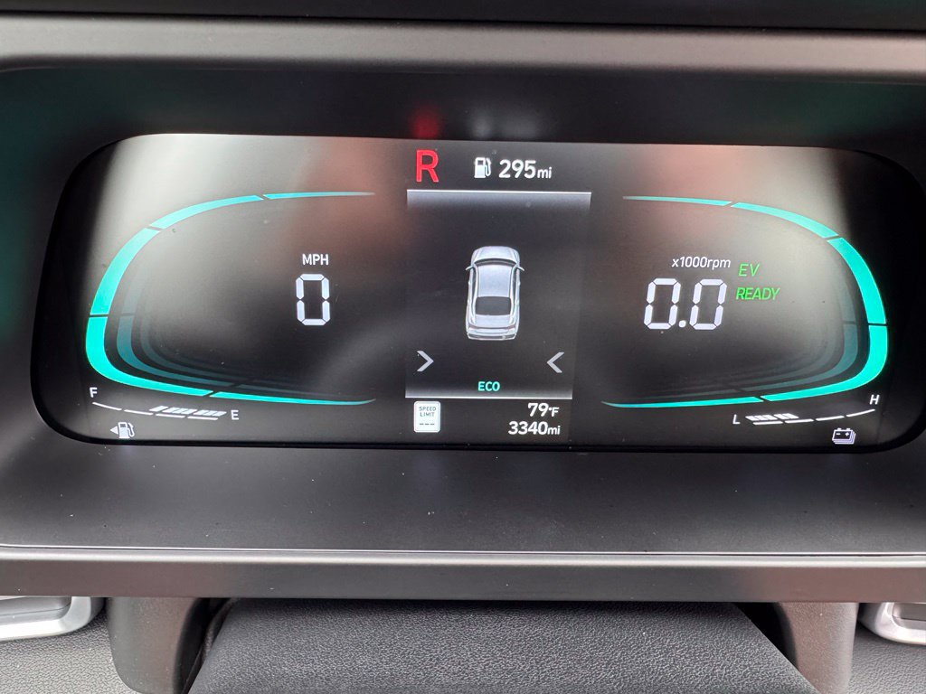 Used 2026 Hyundai Elantra Hybrid FWD image 25