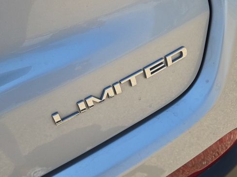 Used 2025 Jeep Compass Limited AWD/4WD image 15
