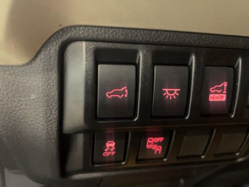 Used 2022 Subaru Ascent Premium w/ Convenience Package AWD/4WD image 14