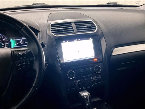 Used 2017 Ford Explorer XLT w/ Equipment Group 202A image 19