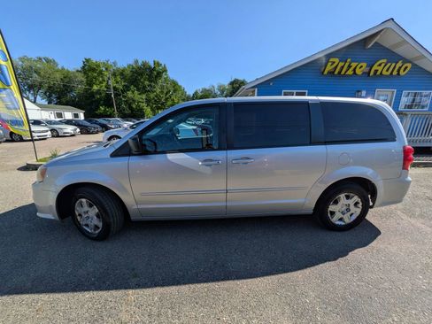 Used 2012 Dodge Grand Caravan SE FWD image 2