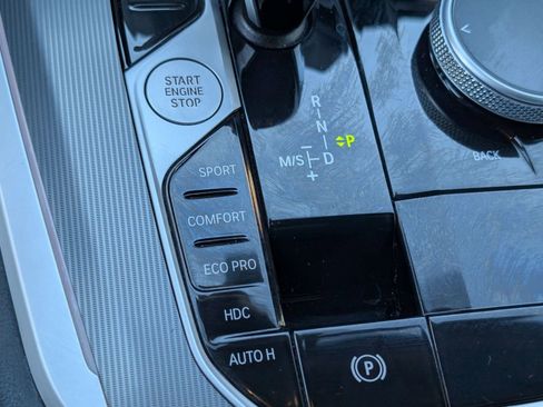 Used 2022 BMW X5 xDrive40i w/ Premium Package image 26