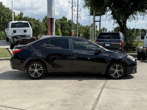 Used 2016 Toyota Corolla LE FWD image 3