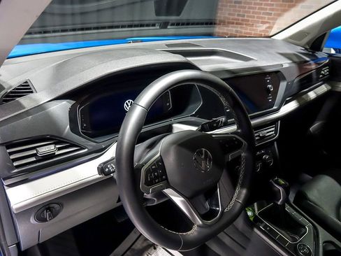 Used 2023 Volkswagen Taos SEL image 14