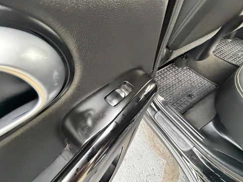 Used 2016 Kia Soul + w/ Audio Package FWD image 12