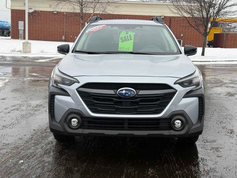 Used 2025 Subaru Outback Premium w/ Popular Package #1A image 2