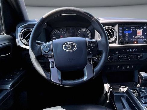 Used 2019 Toyota Tacoma TRD Pro AWD/4WD image 9