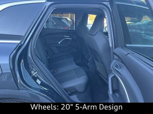 New 2025 Audi Q5 Prestige image 27