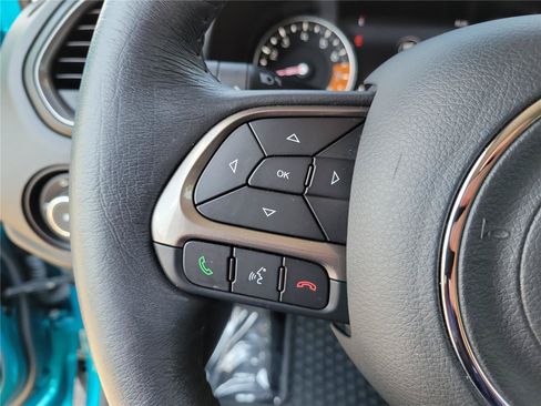 Used 2022 Jeep Renegade Latitude w/ Convenience Group AWD/4WD image 23