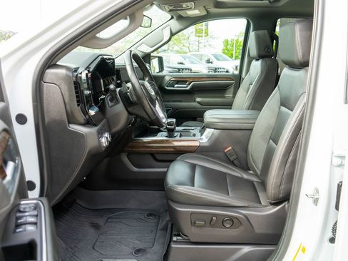 Certified 2025 GMC Sierra 1500 Elevation w/ Elevation Premium Package AWD/4WD image 11