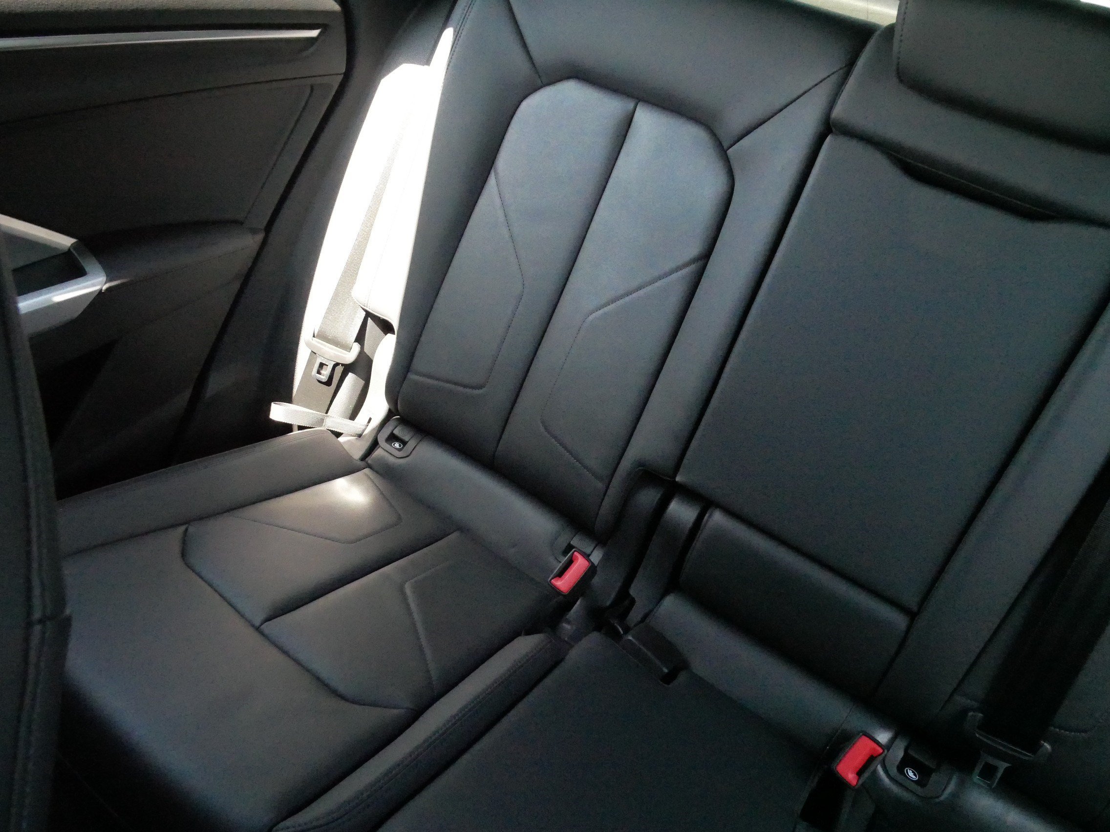 Used 2024 Audi Q3 2.0T Premium w/ Convenience Package AWD/4WD image 12