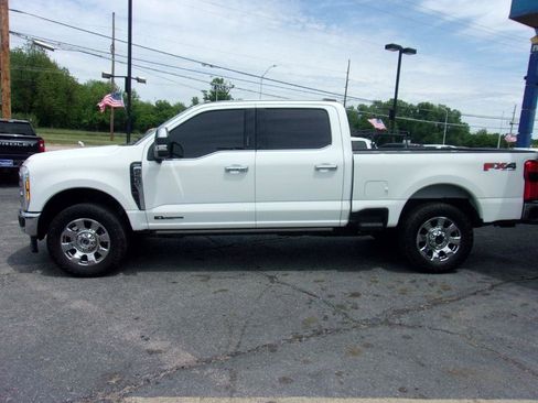Used 2023 Ford F250 Lariat w/ Lariat Ultimate Package AWD/4WD image 2