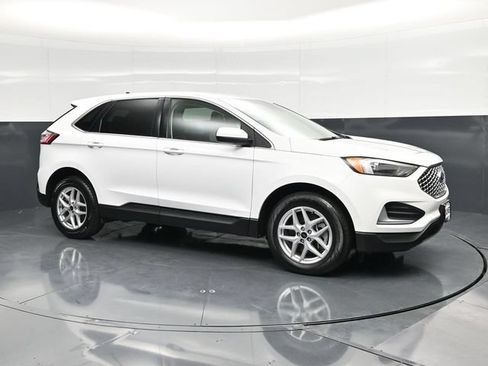 Used 2024 Ford Edge SEL AWD/4WD image 3
