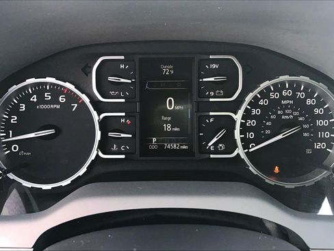 Used 2018 Toyota Tundra SR5 w/ SR5 Upgrade Package image 23