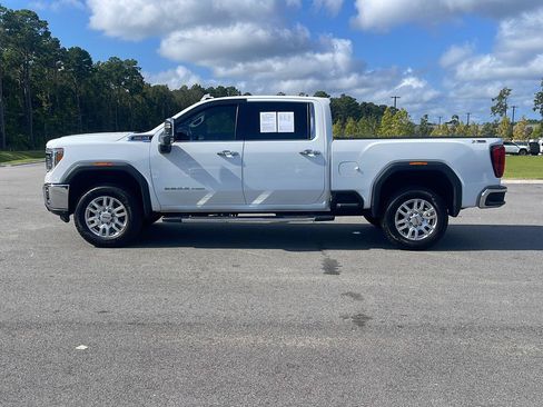 Used 2022 GMC Sierra 2500 SLT w/ SLT Convenience Package AWD/4WD image 4