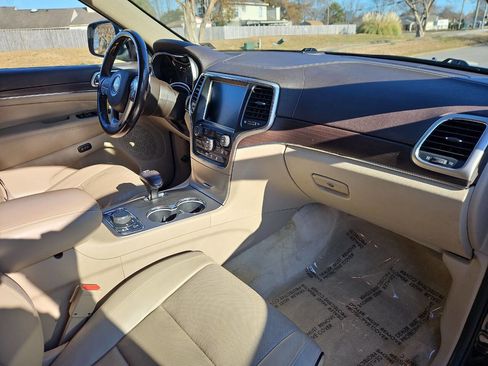 Used 2015 Jeep Grand Cherokee Overland w/ Advanced Technology Group image 15