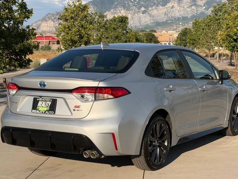 Used 2025 Toyota Corolla SE w/ Convenience Package FWD image 6